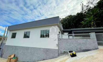 Casa com 3 dormitórios para alugar, 100 m² por R$ 2.800,00/mês - Vila Lalau - Jaraguá do Sul/SC
