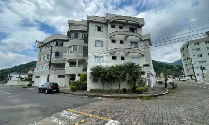 Apartamento com 2 quartos para alugar na José Kochella, 22, Ilha da Figueira, Jaraguá do Sul por R$ 2.700