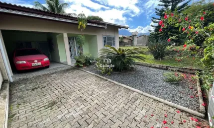 Casa com 2 quartos para alugar na Erich Mielke, 105, Centro, Jaraguá do Sul por R$ 3.000