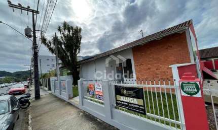 Casa para alugar, 147 m² por R$ 4.800,00/mês - Centro - Jaraguá do Sul/SC