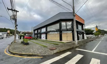 Sala comercial para alugar na rua joão franzner, 691, são luís, jaraguá do sul por r$ 2.200