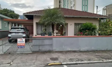 Casa com 4 quartos à venda na Rua Governador Jorge Lacerda, 265, Centro, Jaraguá do Sul por R$ 1.600.000