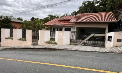 Casa com 2 quartos à venda na Martim Kochella, 705, Ilha da Figueira, Jaraguá do Sul por R$ 830.000