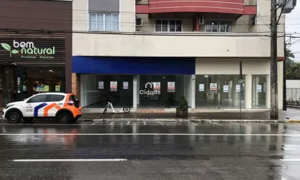 Sala comercial para alugar na Rua Reinoldo Rau, 263, Centro, Jaraguá do Sul por R$ 6.300