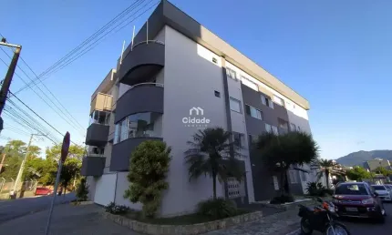 Apartamento com 3 quartos para alugar na Rua Roberto Ziemann, 663, Czerniewicz, Jaraguá do Sul por R$ 2.800