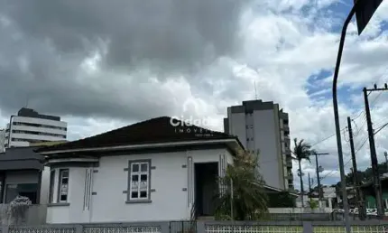 Casa comercial com 6 salas para alugar na Coronel Procópio Gomes de Oliveira, 638, Centro, Jaraguá do Sul por R$ 5.500