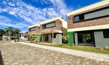 Sobrado para Locação em Garopaba, Encatada, 3 dormitórios, 2 suítes, 3 banheiros