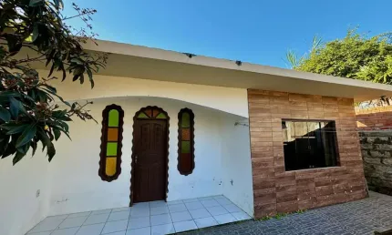 Casa para Venda em Garopaba, Centro de Garopaba, 3 dormitórios, 1 banheiro, 1 vaga