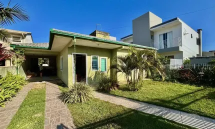 Casa para Venda em Garopaba, Areias de Palhocinha, 3 dormitórios, 1 suíte, 2 banheiros, 1 vaga