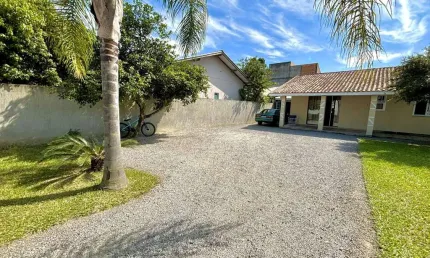 Casa para Venda em Imbituba, Araçatuba, 2 dormitórios, 1 suíte, 2 banheiros, 4 vagas