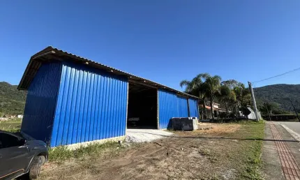 Galpão para locação em garopaba, encatada, 2 banheiros