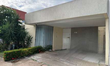 Vendo casa Cond Jardim Espanha - 03 Quartos + Escritório - Térrea - Modulados - Splits - 02 Vagas