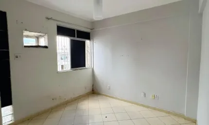 VENDO APARTAMENTO NO MARCO - 02 QUARTOS  - BEM LOCALIZADO - ARMÁRIOS