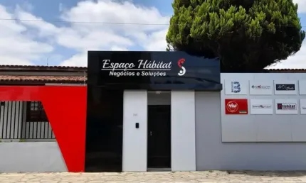 Sala comercial com 3 salas para alugar na Rua Siqueira Campos, Recreio, Vitória da Conquista