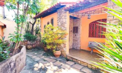 Casa Duplex de Esquina, 3 quartos, em frente ao Hospital Bangu D'or