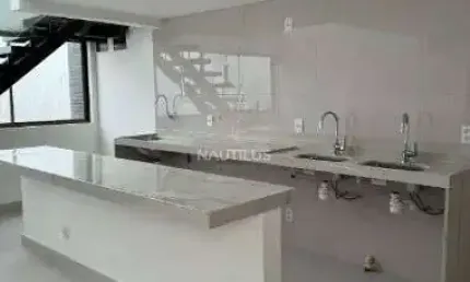 Vende cobertura duplex 3/4 sendo 1 suíte com 3 vagas de garagem em lagoa nova.