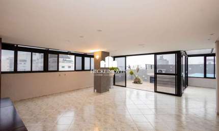Cobertura duplex de 244m², 3 quartos, 3 vagas e piscina privativa. Bigorrilho