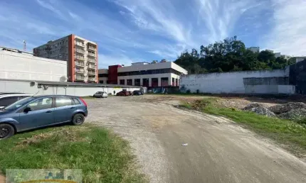 Vendo terreno na Estr dos Bandeirantes próximo ao Largo da Taquara