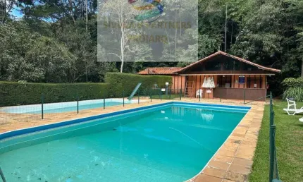 Itaipava, excelente localização - Apartamento à venda, com 2 quartos, 60m²