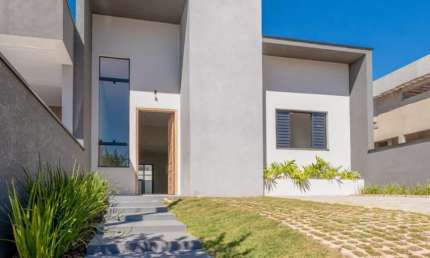 Casa térrea com 3 dormitórios - Caguaçu - Sorocaba/SP