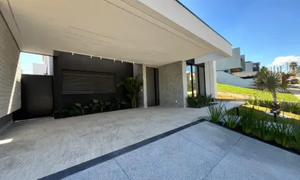 Casa térrea em condomínio com 3 dormitórios em Votorantim/SP