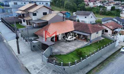 Casa para Venda em São Bento do Sul, Colonial, 3 dormitórios, 2 banheiros, 2 vagas