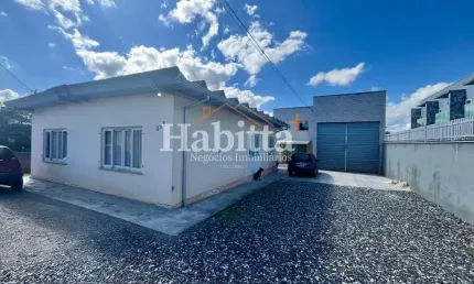 Casa para Venda em São Bento do Sul, Centro, 2 dormitórios, 2 banheiros, 3 vagas