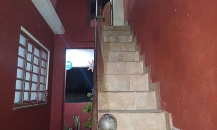 Casa Duplex em Padre Miguel de 2 quartos, entrada independente, área externa com espaço gourmet