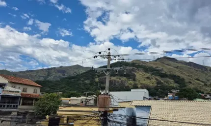 Casa duplex em padre miguel de 2 quartos, entrada independente, área externa com espaço gourmet