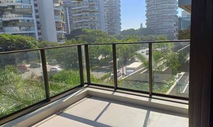 Apartamento 4 suítes frente mar na Ponte Lúcio Costa na Barra da Tijuca