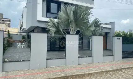 Linda casa mobiliada alto padrão no Gravatá, à 150 metros do mar !