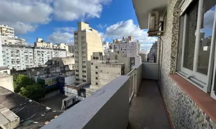 Apartamento 3 dormitórios no Centro Histórico na Riachuelo.