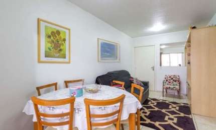 Apartamento a venda em Cachoeirinha na Vila Imbuí 2 quartos e vaga de garagem.
