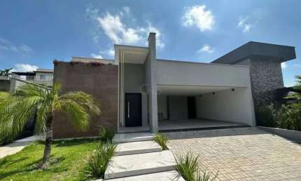 Casa em Condomínio 3 Suítes, Cozinha Gourmet, 4 vagas, Piscina 178m2 / Damha 2