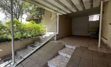 Casa no Bairro Alto, aceita financimento e estuda permuta