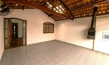 Casa c/ 3 quartos 1 suíte 2 banheiros e churrasqueira à venda, 100m² jd. morumbi
