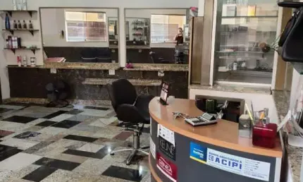 SALÃO COMERCIAL A VENDA / RECEPÇÃO / 2 SALAS / 1 SALÃO / 3 WC / BAIRRO ALTO