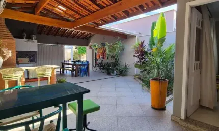 Casa térrea à venda/ condominio gaivotas/ 3 quartos uma suite c/ hidromassagem