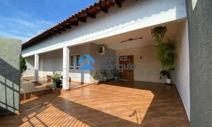 Casa com 4 quartos à venda na Rua Cruz de Malta, Setor Afonso Pena, Itumbiara