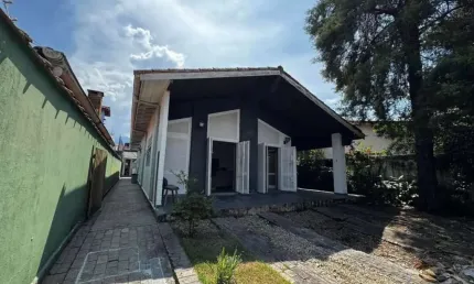 Locação Definitiva com 3 Dormitórios + Edícula - aluga SEM MOBILIA