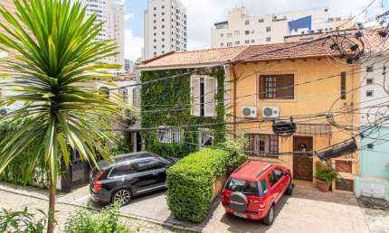 Casa com 3 quartos em rua fechada na Vila nova Conceiçao