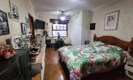 Casa a venda em rua fechada portão e segurança 24 horas