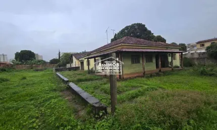 Casa para locação na Rua Pinheiro Chagas, 328 - Centro