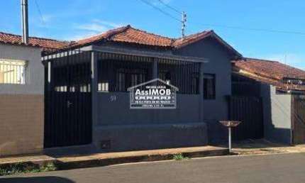 Casa para locação na Rua Etelvina Eliza Rezende, 59 - Arraial Dangola.