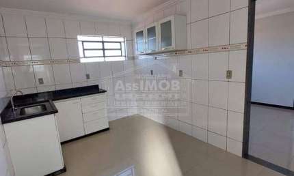 Apartamento para locação na Rua Antonio Porto, no bairro Centro em PARACATU- MG