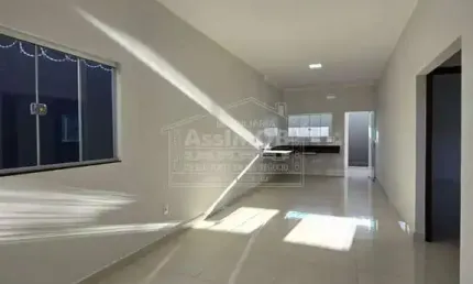 Casa à Venda - 3 Quartos, 1 Suíte - Jardim Vitória, Paracatu-MG.