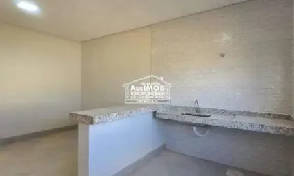 Seu novo lar! apartamento com 2 quartos sendo 1 suíte e garagem coberta.