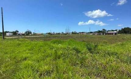 Terreno escriturado de 390m² c/ negociação facilitada Aceita-se carro ou parcelamento direto