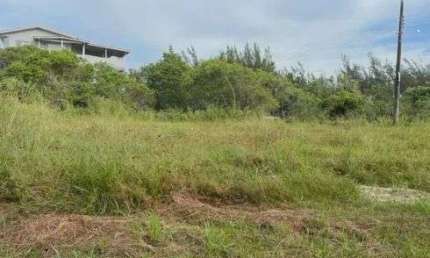 200m do mar. Terreno escriturado de 390m² Estuda parcelar direto c/ o proprietário Acesso a praia