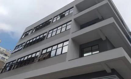 Apto de 1 dormitório c/ taxas inclusas e internet Cozinha projetada e fogão Centro Proximo Univali